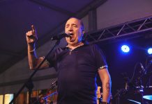 Mladen Grdović pjeva