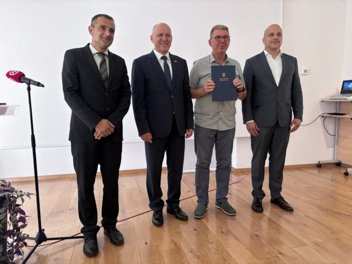 Srpak, Bačić, Posavec