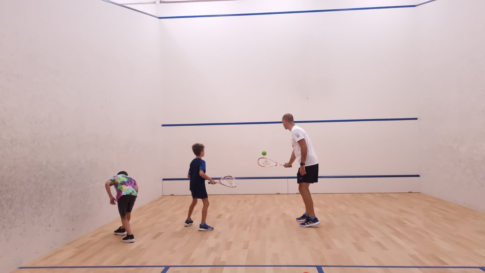 Djeca igraju squash