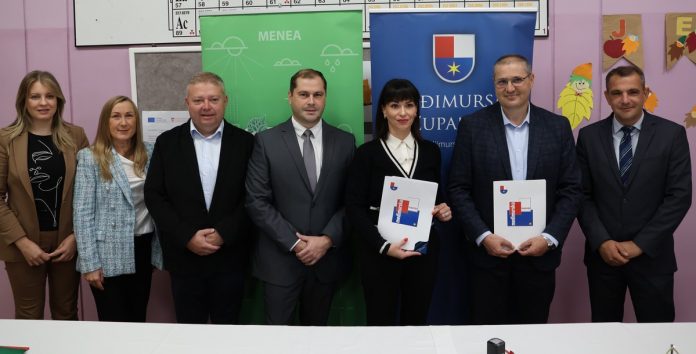 Političari na sjednici