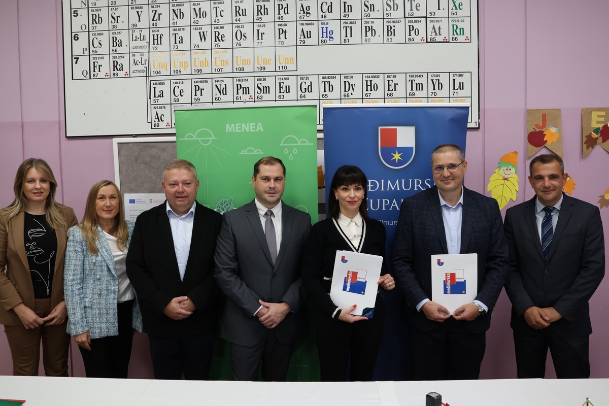 Političari na sjednici