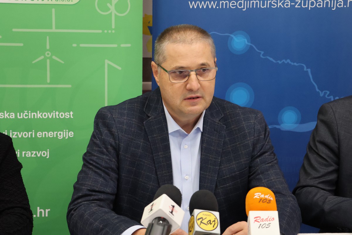 Političar na sjednici