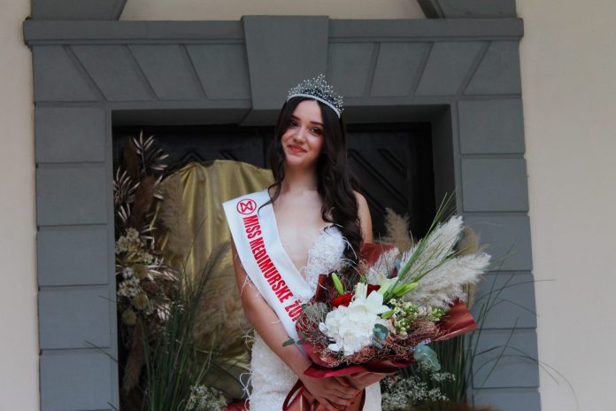 Laura Dasović miss