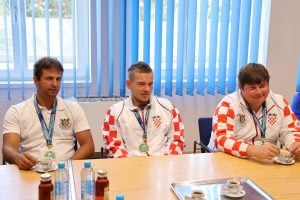 Prvaci u lovu ribe udicom na plovak