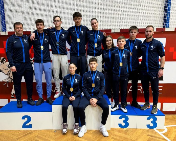 Sudionici 14. karate kupa Osijek stoje na postolju