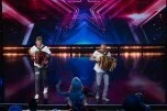 Karlo i Franjo nastupaju harmonikom na supertalentu