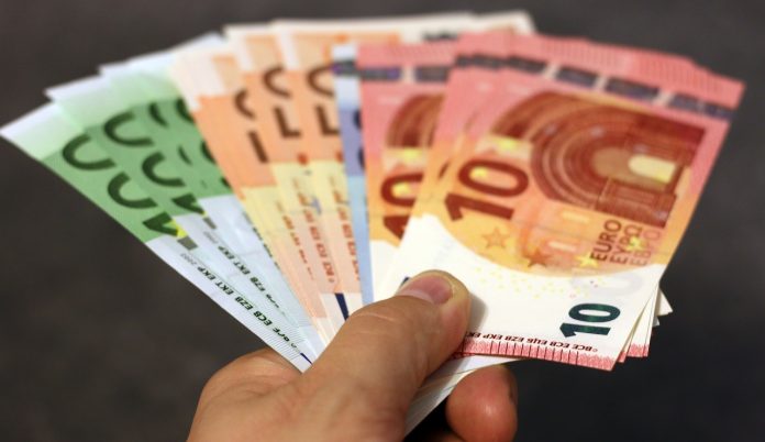 novac, financijska podpora