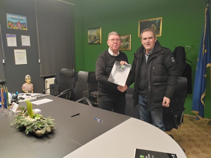 gradonačelnik Srpak s korisnicima poticaja potpisao ugovore za sufinanciranje troškova projektne dokumentacije sunčane elektrane u kućanstvima