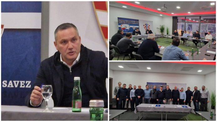 Marijan Kustić na sjednici MNS-a