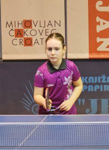 IGRA STOLNI TENIS