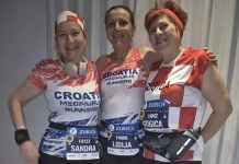 Sandra, Lidija i Gordana poziraju