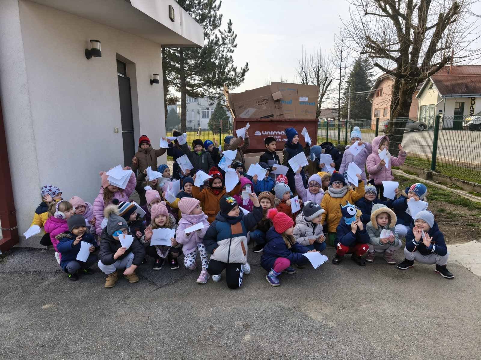 Skupljanje papira DV Suncokret Strahoninec