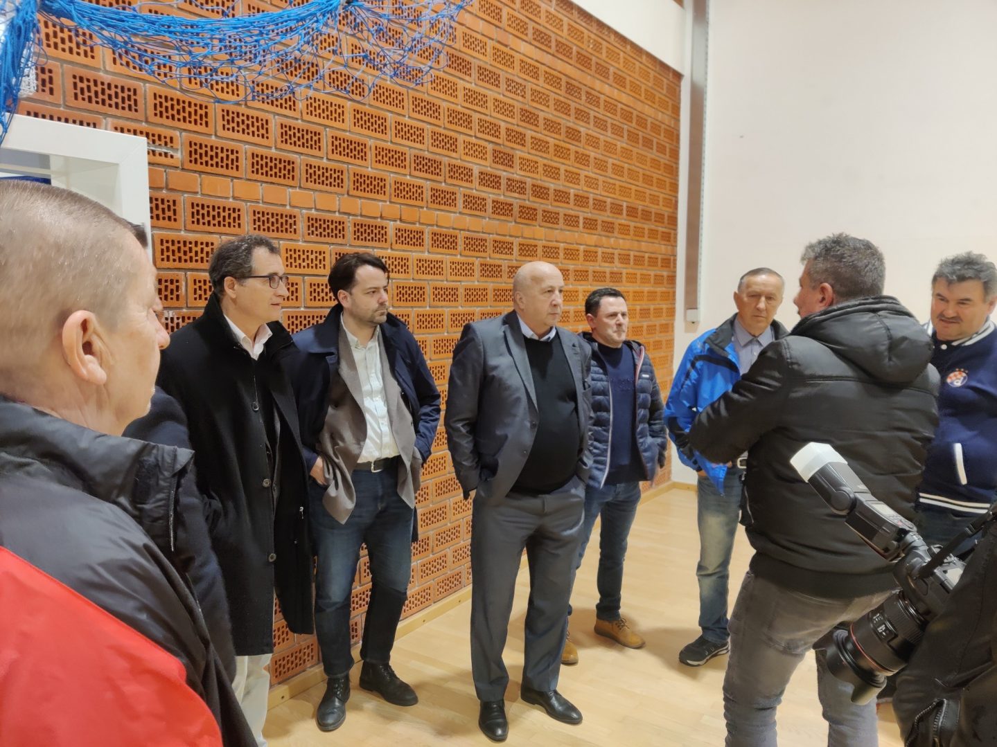 Danas je NK Dinamo Domašinec imao čast ugostiti predsjednika GNK-a Dinamo Zagreb, Velimira Zajeca, i legendu kluba, Silvija Marića.