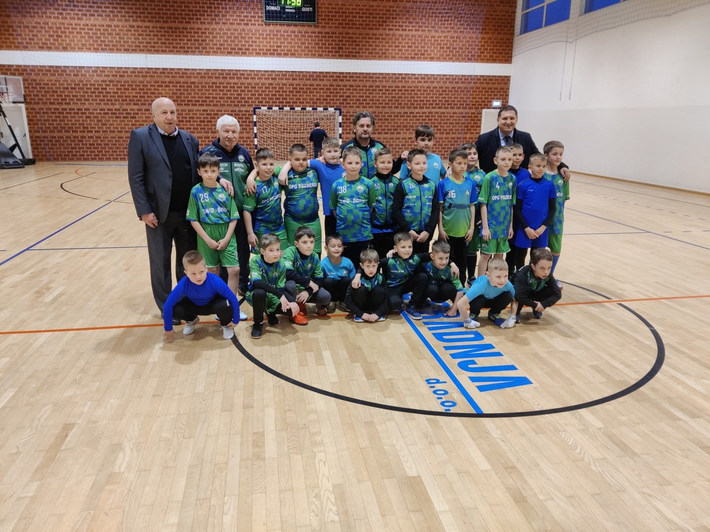 Danas je NK Dinamo Domašinec imao čast ugostiti predsjednika GNK-a Dinamo Zagreb, Velimira Zajeca, i legendu kluba, Silvija Marića.