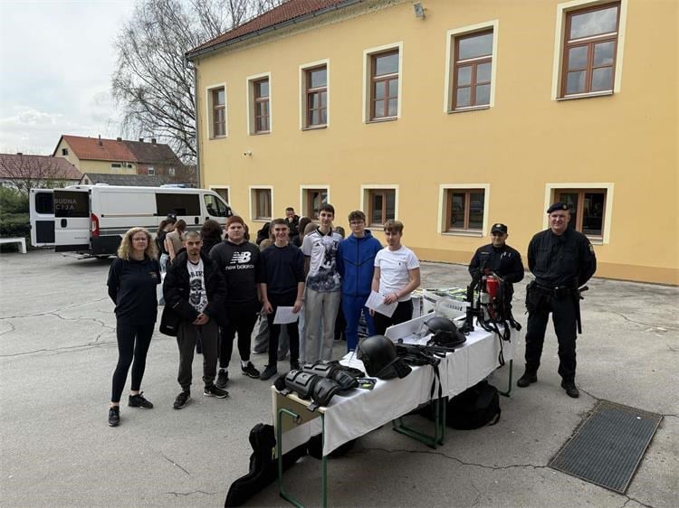 U sklopu kampanje "Budi zakon - postani policajac/policajka", 25. ožujka, Policijska uprava međimurska održala je informativne aktivnosti...