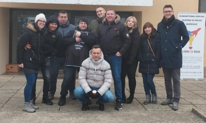 Ekipa za humanitarni Paint & Wine za Azil Čakovec