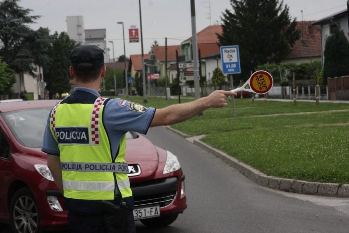 brzinu, policija, uhićen vozač, prekršaja