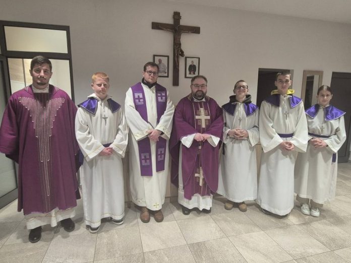 Nakon smrti velečasnog Josipa Pivara, varaždinski biskup mons. Bože Radoš imenovao je novog župnika Župe Svetog Martina u Podturnu.