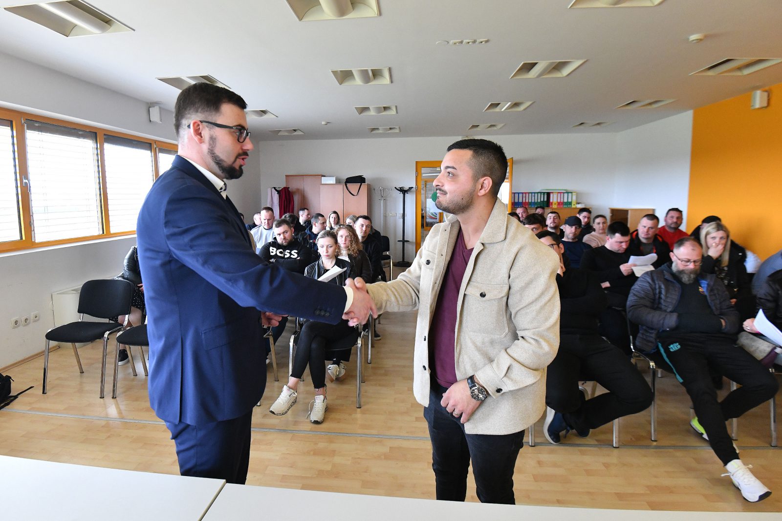 Svečano potpisani prvi ugovori o sufinanciranju kamata za stambene kredite