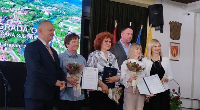 Gradonačelnik Dražen Srpak čestitao Dan grada Ozlju na Svečanoj sjednici