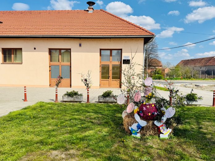 Završeni su radovi na uređenju parkirališta ispred društvenog i vatrogasnog doma u Gornjem Hrašćanu.