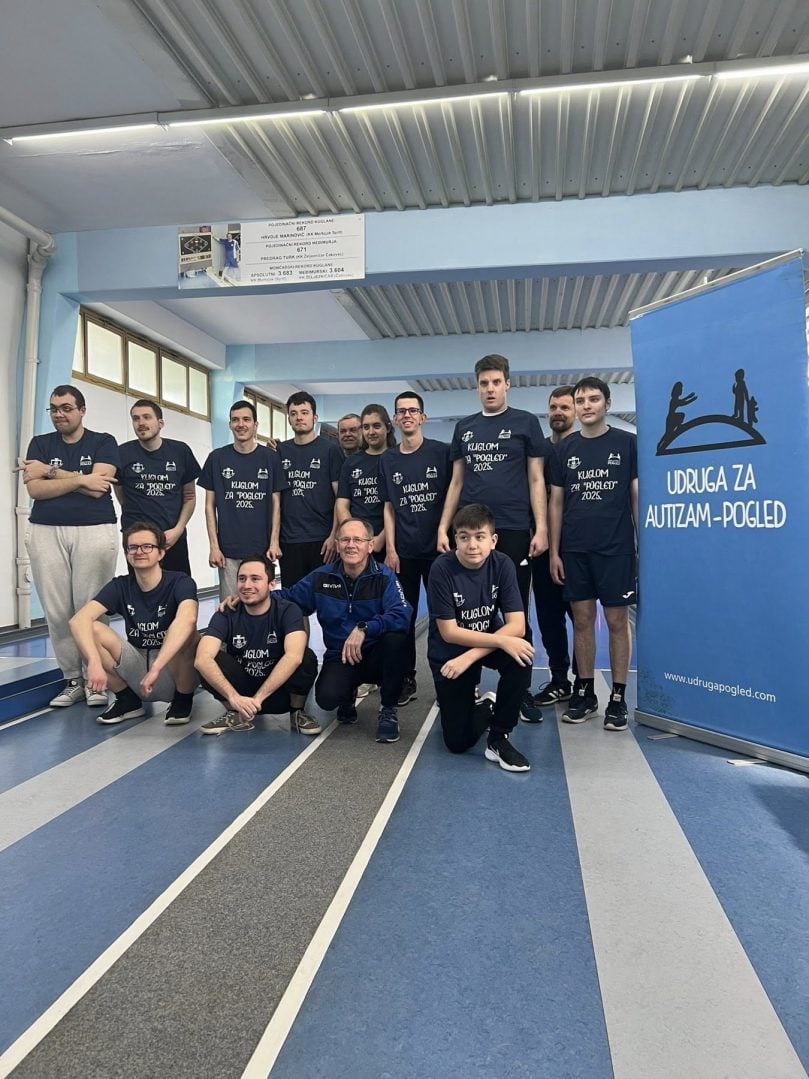 Članovi udruge Pogled i KK Zanatlija na humanitarnom turniru Kuglom za Pogled