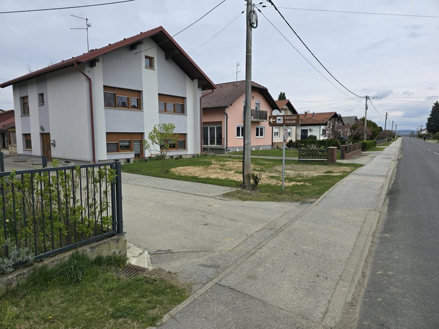 Selnički ribnjak ulaz