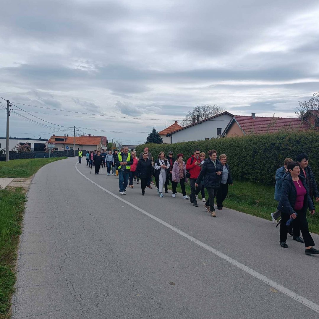 Vjernici proslavili Cvjetnu nedjelju pješačeći križnim putem kroz Gornji Mihaljevec
