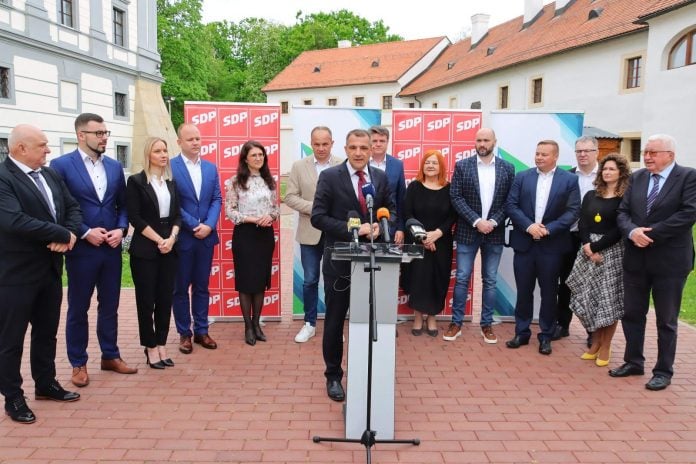 Matija Posavec (NPS) predstvio svoju kandidaturu za župana sa svojim partnerima iz SDP-a
