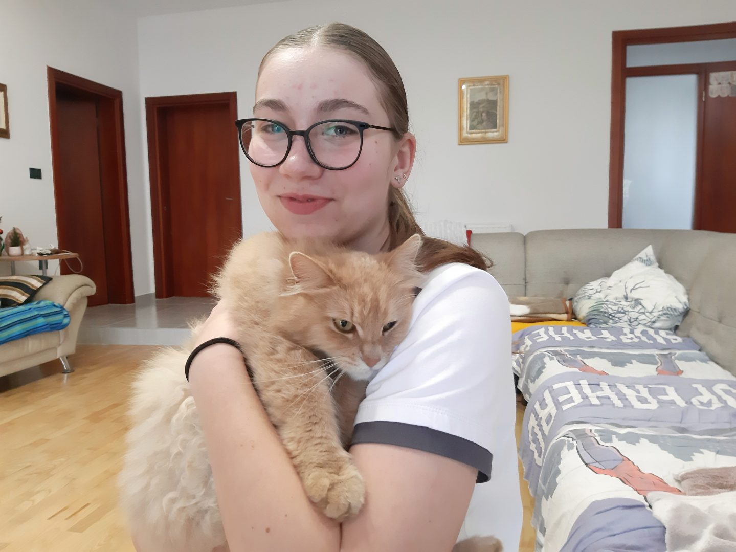 Greta se voli družiti s mačkama
