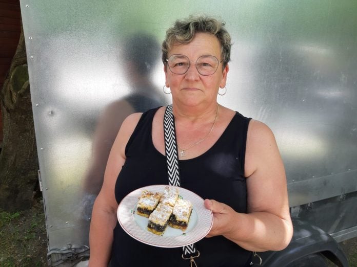 Mirjana Oletić s kolačom 