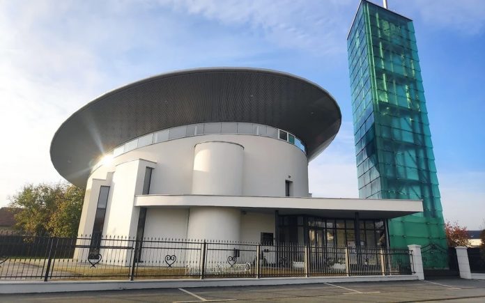 Župa Marije Pomoćnice Strahoninec