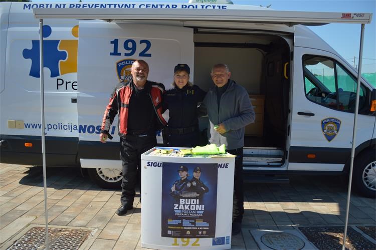 policija