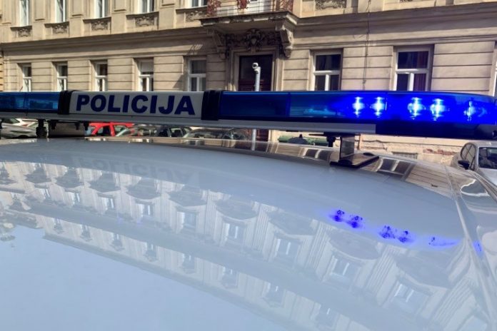 policija