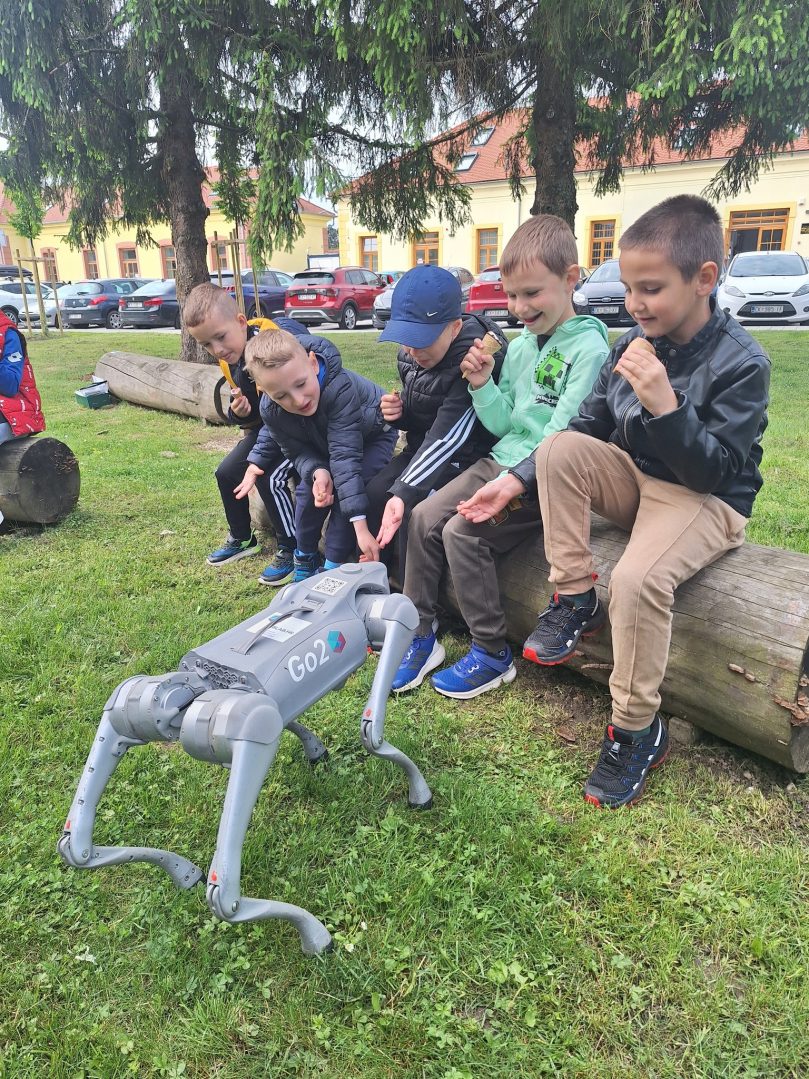 robot pas s djecom