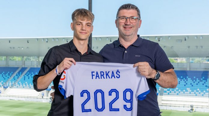 Niko Farkaš potpisao profesionalni ugovor s Osijekom