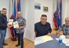 Ugovorom pokrenuta izgradnja ograde u Dekanovcu, potpisali načelnik Općine Dekanovec gosp. Ivan Hajdarović s gosp. Stjepanom Petrovićem