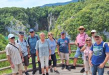 zajednička fotka prijatelja na Plitvičkim jezerima