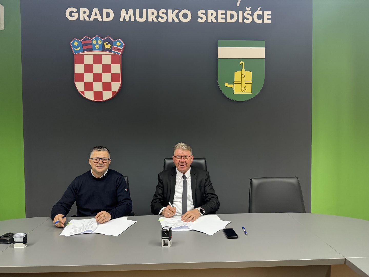 gradonačelnik Dražen Srpak i direktor tvrtke Hidrotehnika d.o.o. iz Čakovca, Marin Virč