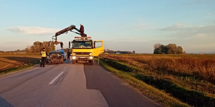 prometna Kuršanec - kamion nosi auto
