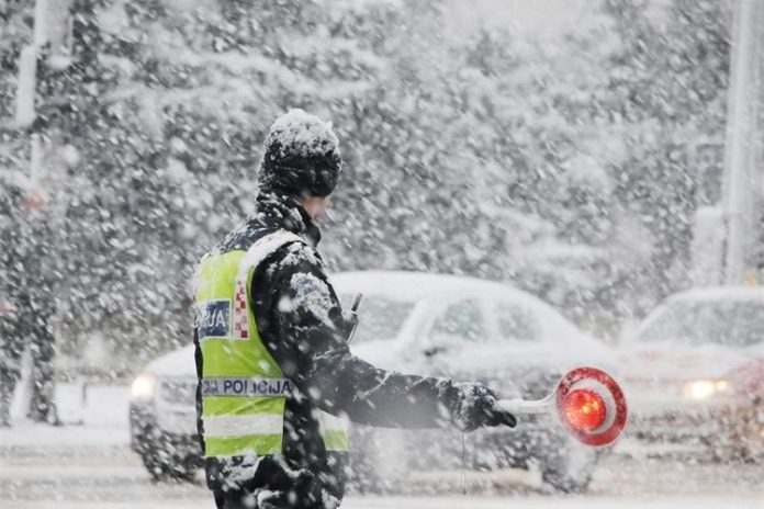 zimski uvjeti i preporuke policije, ilustracija