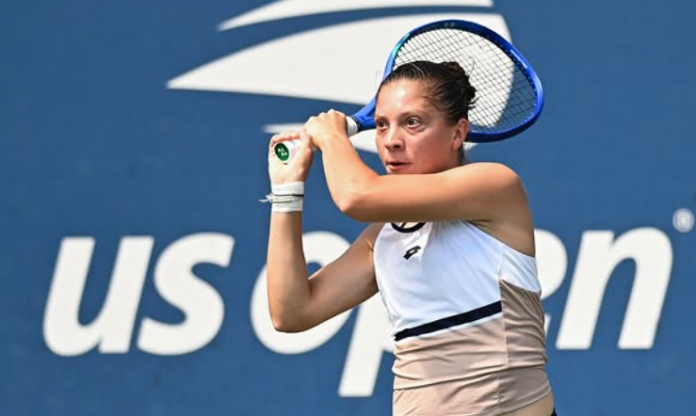 Antonia Ružić s reketom u ruci