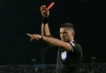 Patrik Kolarić pokazuje crveni karton