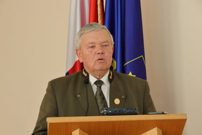 Uručivanje ugovora o zakupu prava lova zajedničkih lovišta - Međimurske novine