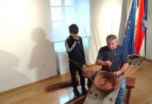 Čuvari tradicije: U Riznici Međimurja predstavljeno umijeće izrade predmeta od vrbove šibe Boris Pogorelec prikazuje proces izrade košare