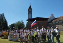 Djeca iz vrtića Vrtec poziraju za Međimurske novine