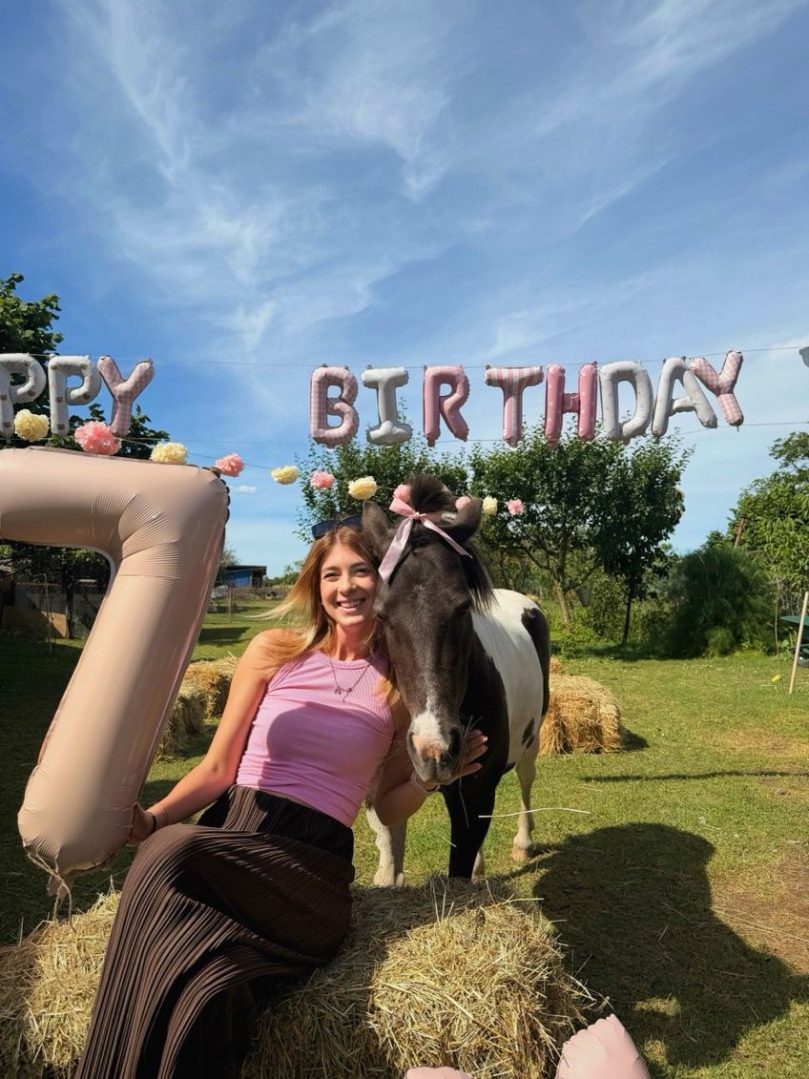 Gitin rođendan poni 