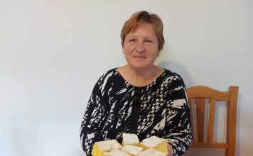 Mira sa svojim kremšnitama čiju je pripremu usavršila