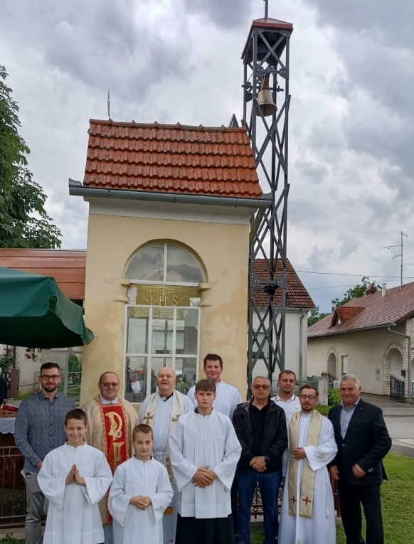 U Pretetincu blagoslovljeno novo zvono kod kapelice Presvetoga Trojstva 