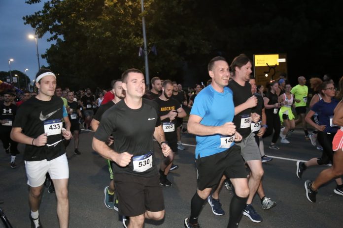 Na slici su natjecatelji na jednoj od prijašnjih utrka